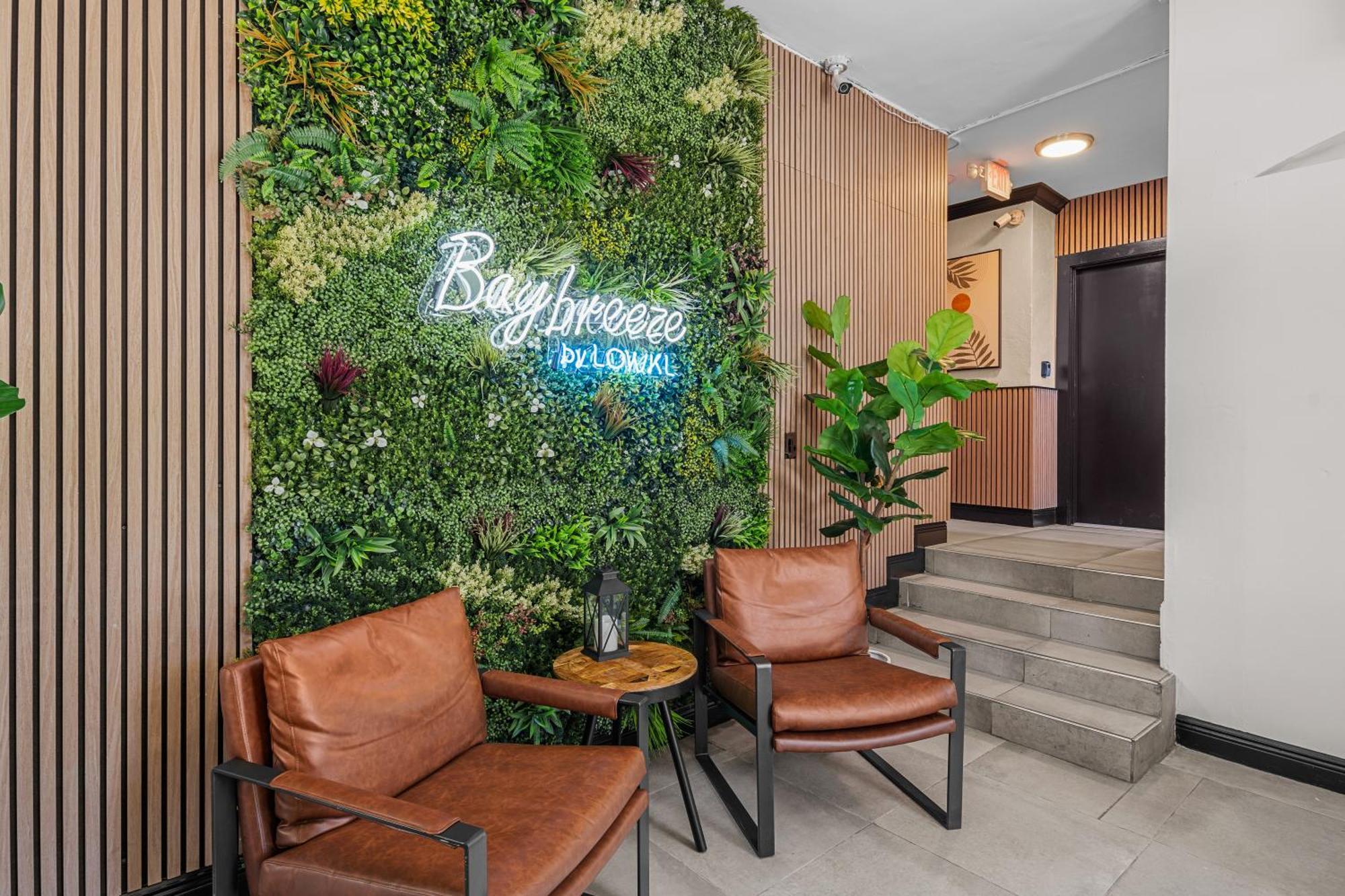 Baybreeze Apartments By Lowkl ไมอามีบีช ภายนอก รูปภาพ