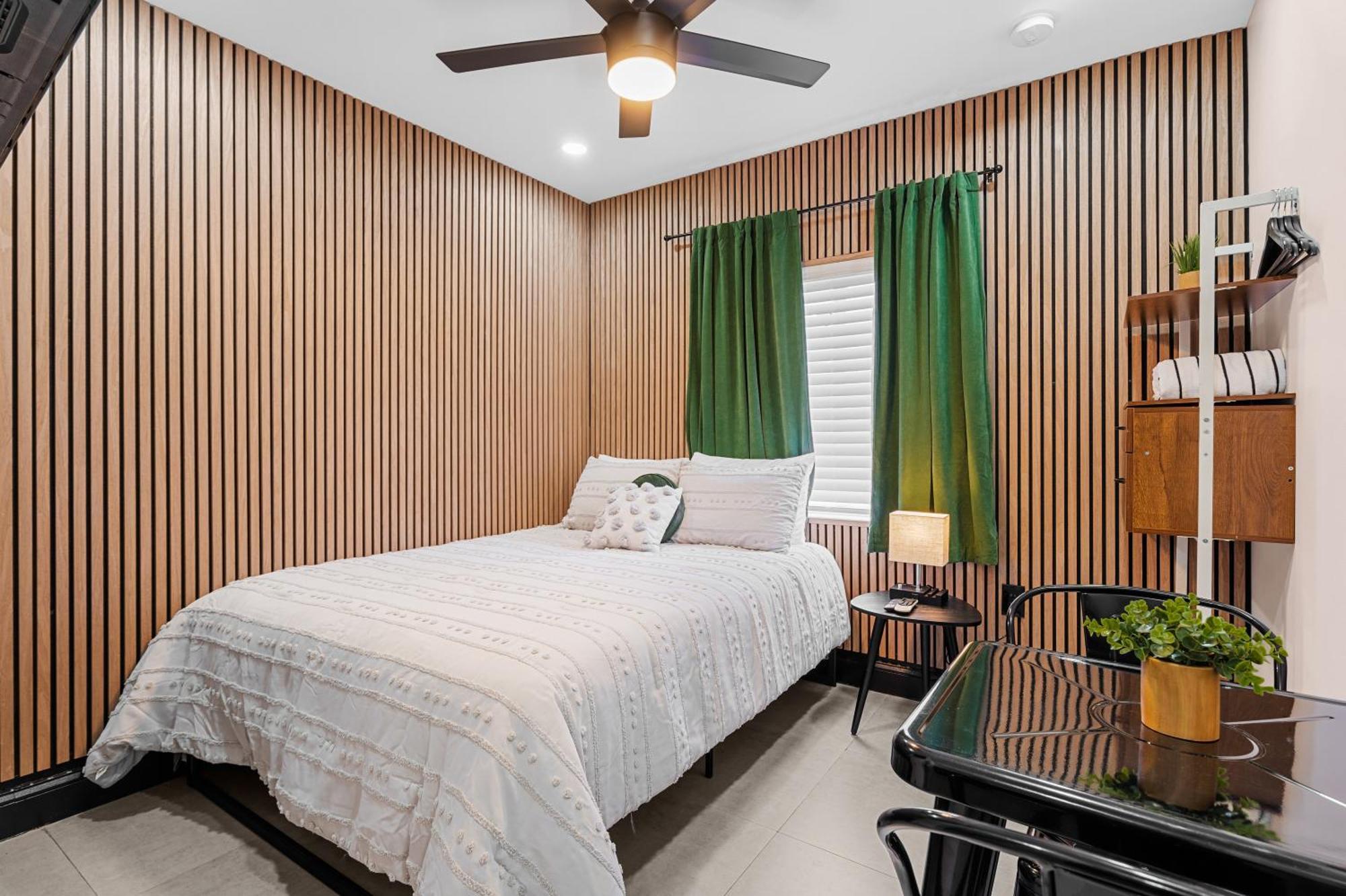 Baybreeze Apartments By Lowkl ไมอามีบีช ภายนอก รูปภาพ