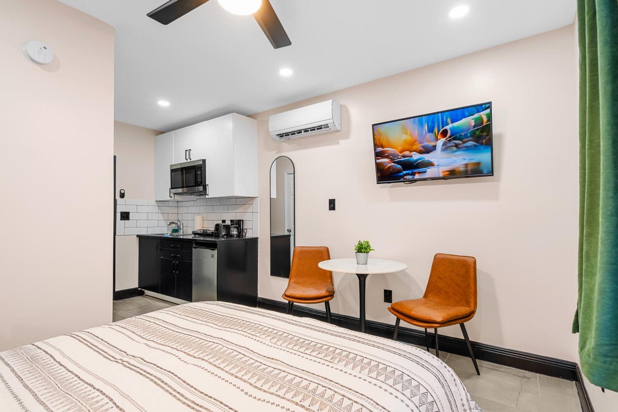 Baybreeze Apartments By Lowkl ไมอามีบีช ภายนอก รูปภาพ
