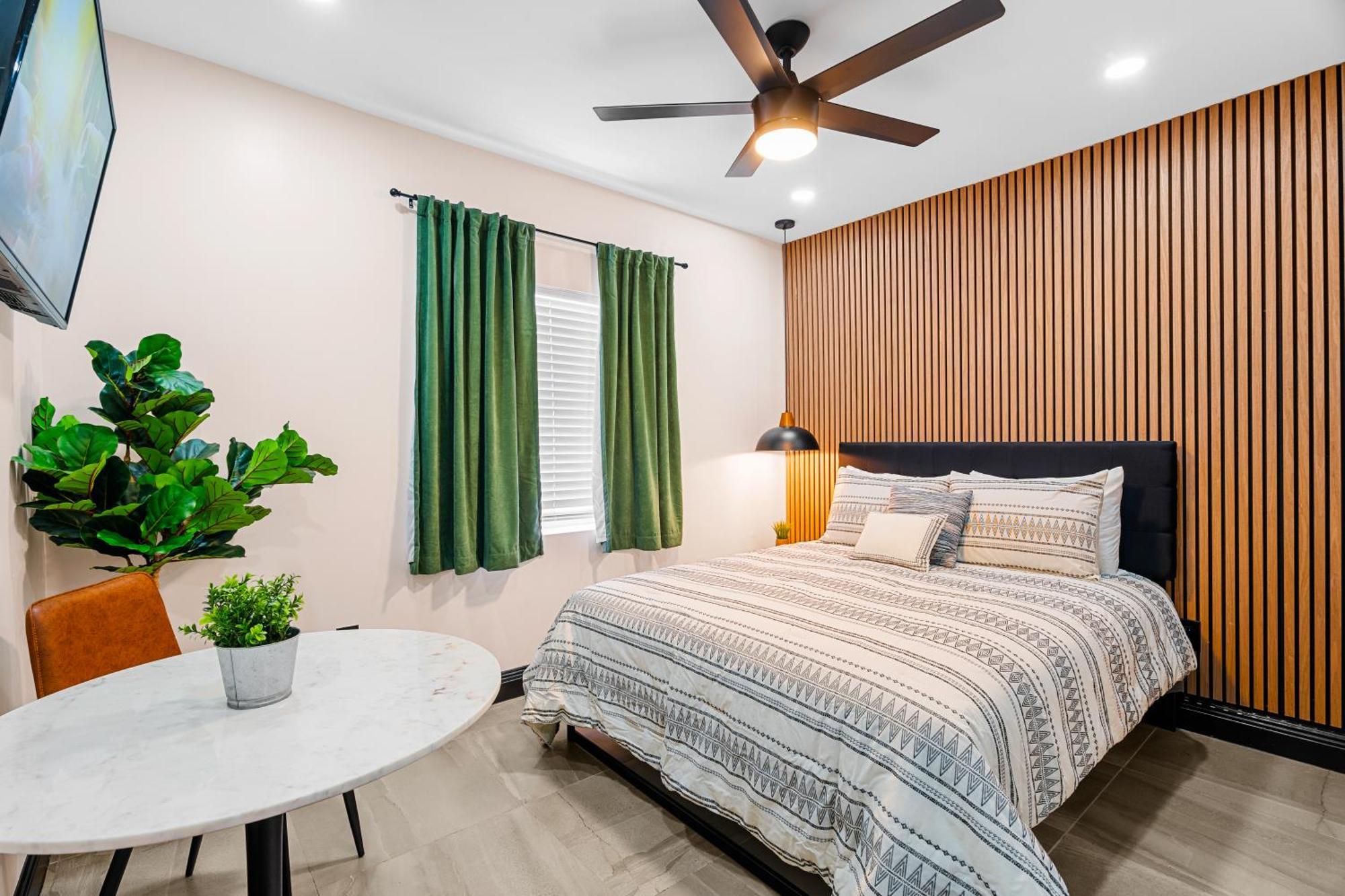 Baybreeze Apartments By Lowkl ไมอามีบีช ภายนอก รูปภาพ