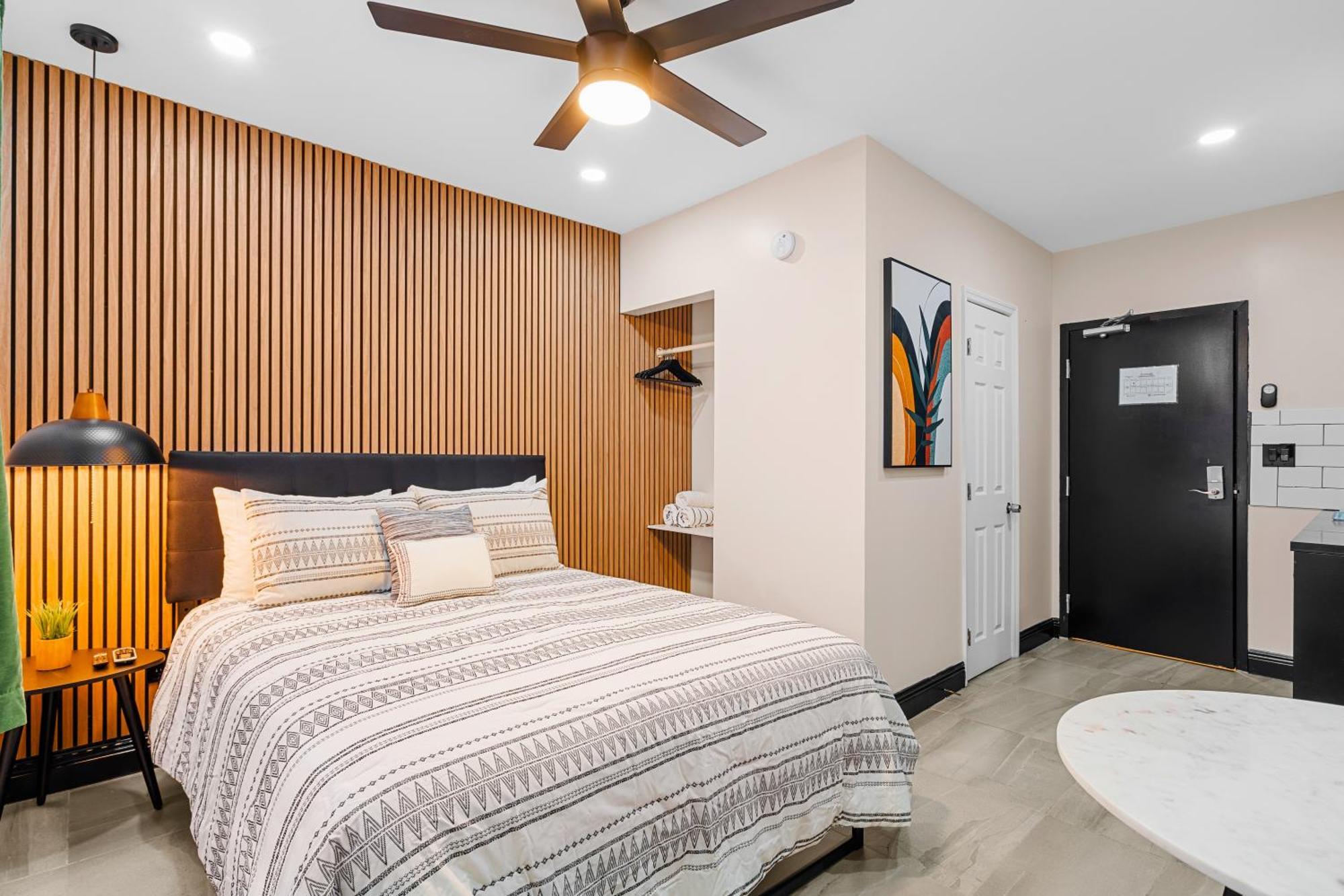 Baybreeze Apartments By Lowkl ไมอามีบีช ภายนอก รูปภาพ