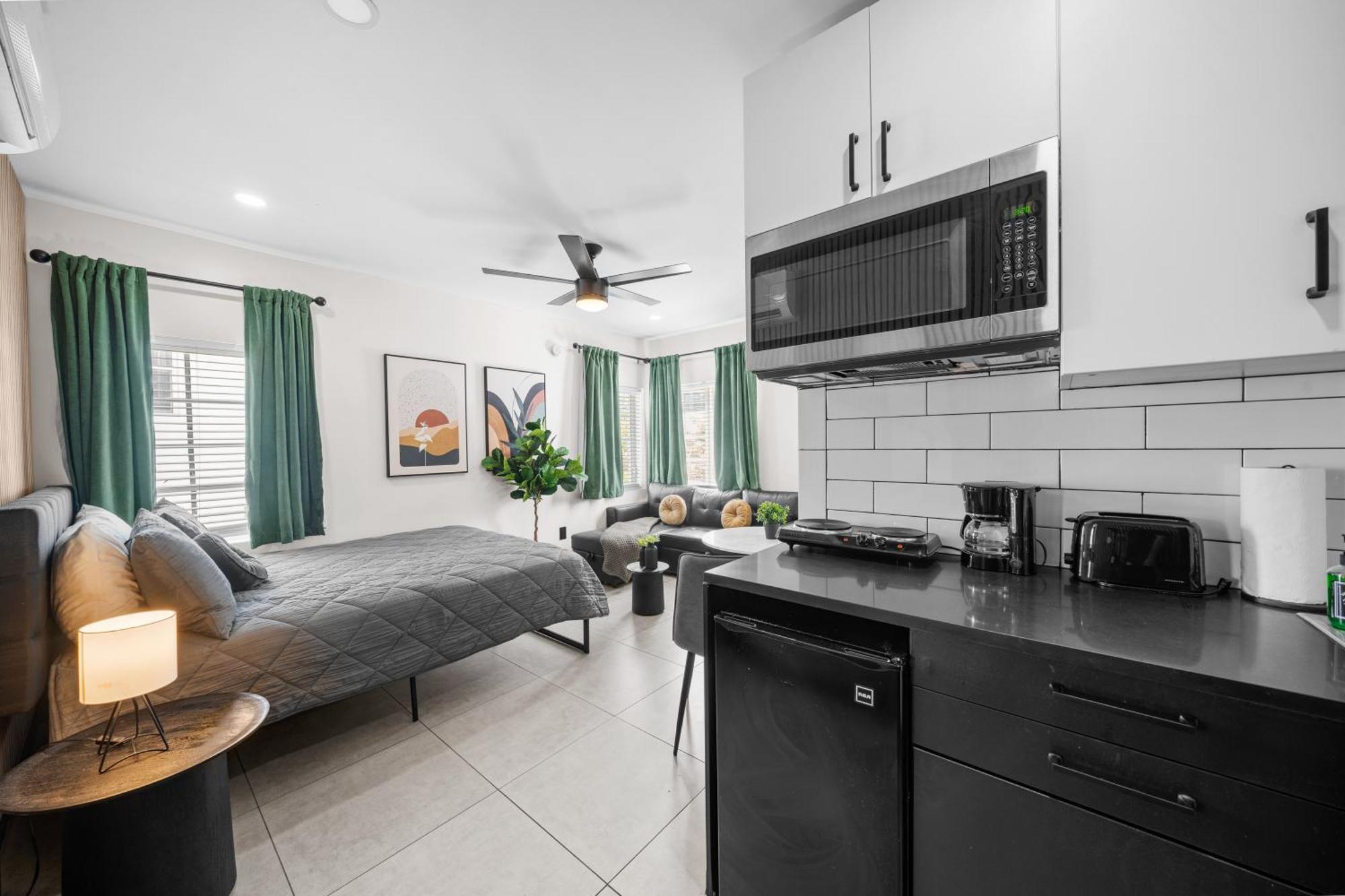 Baybreeze Apartments By Lowkl ไมอามีบีช ภายนอก รูปภาพ
