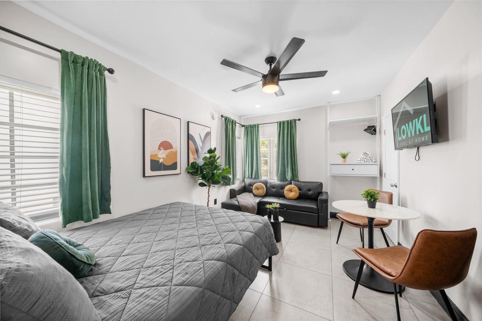 Baybreeze Apartments By Lowkl ไมอามีบีช ภายนอก รูปภาพ