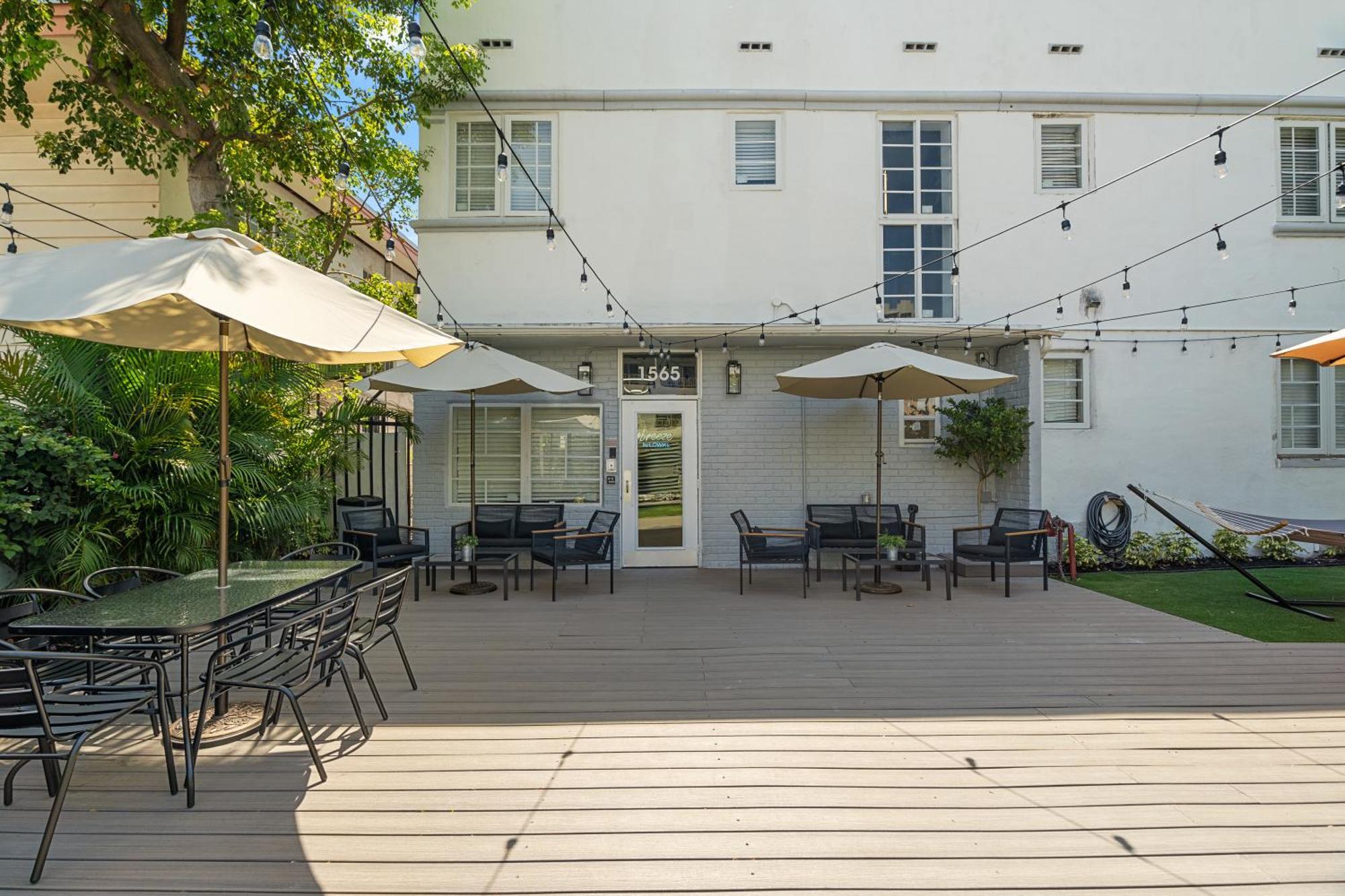 Baybreeze Apartments By Lowkl ไมอามีบีช ภายนอก รูปภาพ